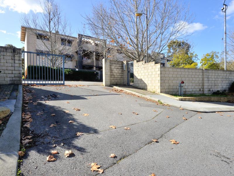 16/9 Beacham Place, Medina WA 6167